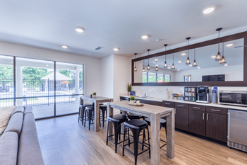 Elegant social room w/ cyber coffee cafe